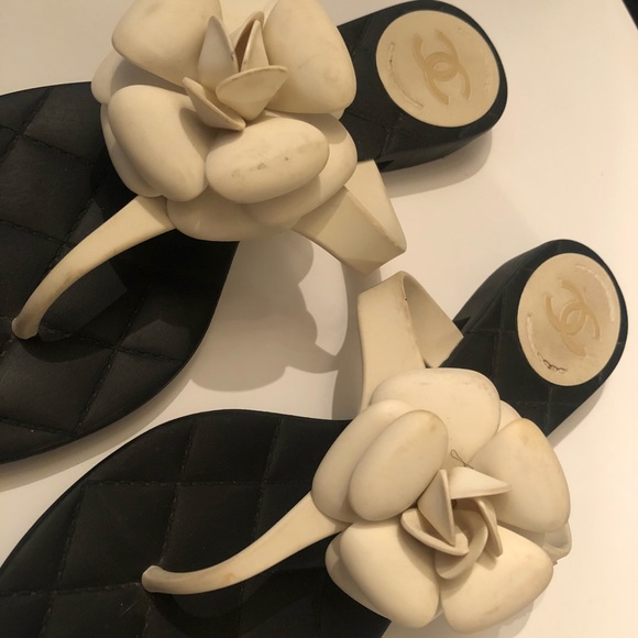 Chanel Camelia flip flops - Picture 3 of 7